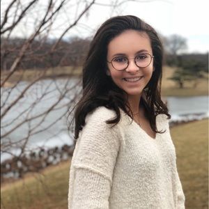 Meet your Posher, Yael